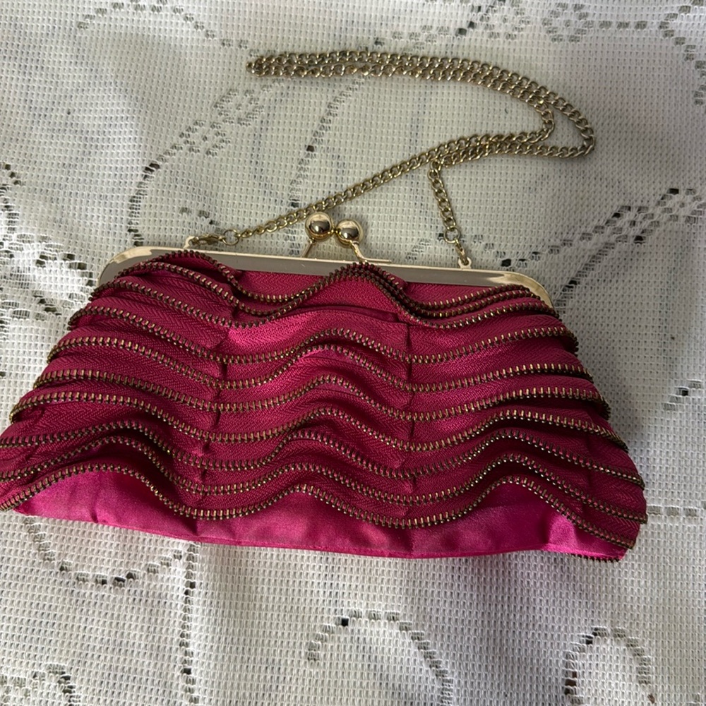 SUSAN FARIS  Clutch Shoulder Bag withh Chain Strap / Zipper Design